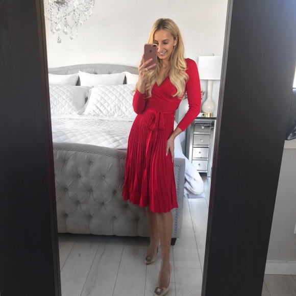 LAST ONE!!! Elegant Pleated Midi Red Dress - Picture 6 of 8